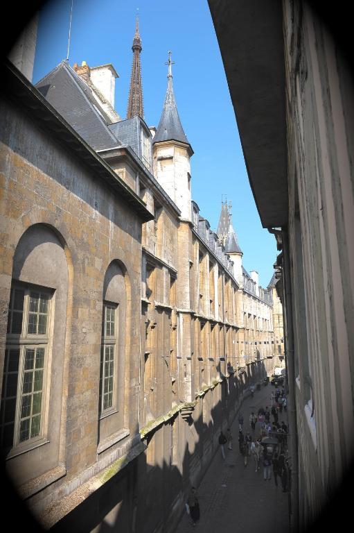 De La Cathédrale Hotel