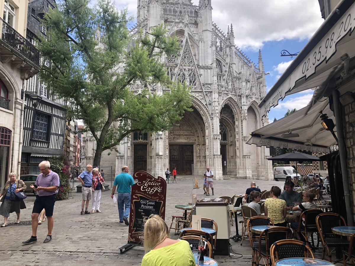 De La Cathédrale 3*